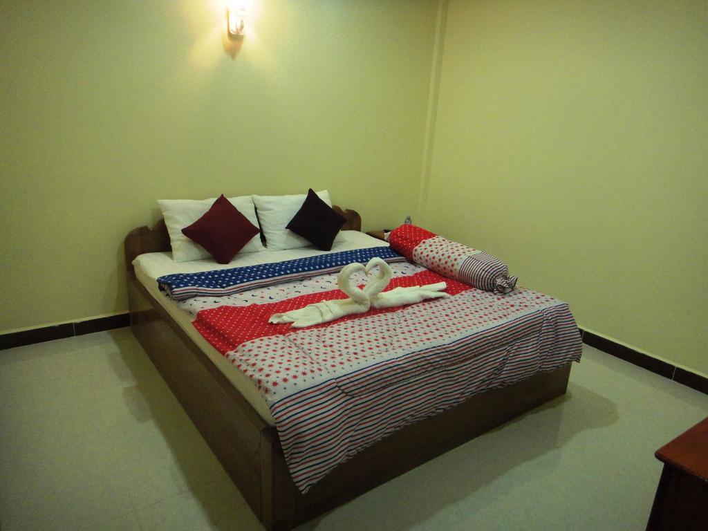 Khemra I Guesthouse Кампот Номер фото